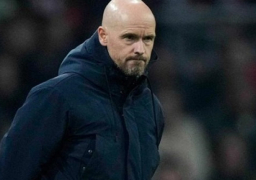 “تليجراف”: إدارة مانشستر يونايتد لا تنوي إقالة تين هاج قبل نهائي كأس الاتحاد