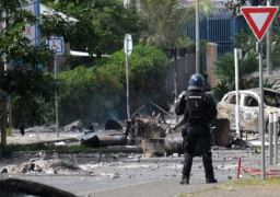 فرنسا تنشر قواتها في كاليدونيا الجديدة على خلفية الاضطرابات