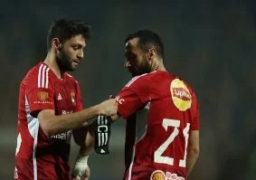 لحظة طال انتظارها كثيرا.. على معلول يرتدى شارة قيادة الأهلى