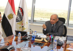 وزير قطاع الأعمال العام يبحث مع وفد من غرفة تجارة وصناعة سلطنة عمان سبل تعزيز التعاون