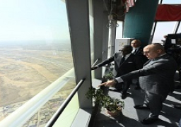 وزير الإسكان يشرح لنائب رئيس جمهورية غينيا الاستوائية والوفد المرافق له جهود الدولة المصرية فى إنشاء العاصمة الإدارية الجديدة