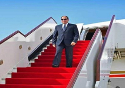 الرئيس السيسي يعود إلى أرض الوطن بعد المشاركة في رئاسة مؤتمر الاستجابة الإنسانية الطارئة لغزة