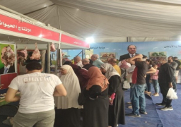 بالصور..”الزراعة” : إقبال كبير من المواطنين على معرض (خير مزارعنا لأهالينا) بالمتحف الزراعي بالدقي