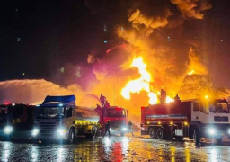 حريق هائل غرب أربيل في العراق بعد انفجار 12 صهريج نفط