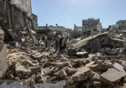 مع دخول العدوان يومه الـ251.. الاحتلال ينسف أبنية وسط رفح وشهداء في غارات على غزة والنصيرات