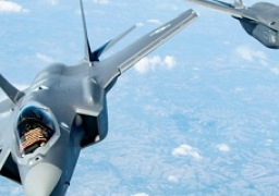 غارات أمريكية بريطانية تستهدف الحديدة