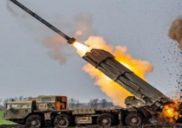 مقاتلة “سو-34” روسية تدمر مدرعات مموهة تابعة للقوات المسلحة الأوكرانية