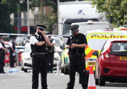 الشرطة البريطانية: مقتل طفلين في هجوم “شرس” بسكين وتوقيف المشتبه به