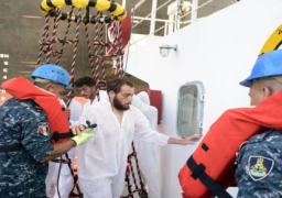 القوات البحرية تنجح فى إنقاذ مركب للهجرة غير الشرعية على متنها 31 فرد من جنسيات مختلفة