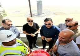 بالصور .. وزير الإسكان يتفقد الموقف التنفيذي لمشروع أبراج الداون تاون بمدينة العلمين الجديدة