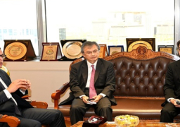 بالصور.. وزير الإسكان يبحث مع السفير الياباني بالقاهرة تعزيز التعاون فى مجال التشييد والبناء