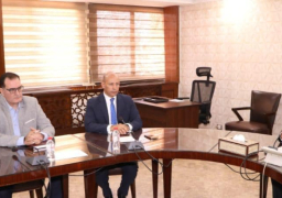 بالصور.. وزير الزراعة يوجه بالإسراع في إنهاء إجراءات تقنين الأراضي