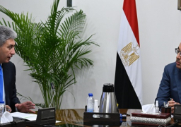 رئيس الوزراء يستعرض المسودة الأولى لاستراتيجية عمل وزارة السياحة والآثار خلال الفترة المقبلة