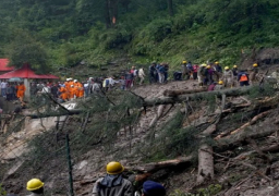 ضحايا ومئات العالقين بعد انهيارات أرضية في الهند