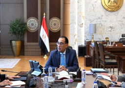 مدبولى يبحث مع وزير الشئون النيابية والقانونية ملفات التواصل السياسي خلال الفترة المقبلة