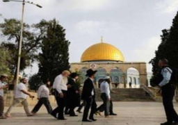 مُستوطنون يقتحمون الأقصى والاحتلال ينفذ أربع عمليات هدم في القدس والخليل