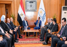 بالصور.. رئيس الهيئة العربية للتصنيع ورئيس جامعة حلوان يبحثان سبل تنفيذ المشروعات البحثية والإبتكارات الطلابية