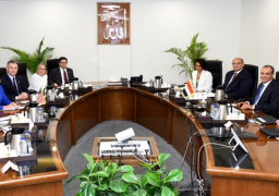 بالصور.. وزير الخارجية يلتقي مع وفد من أعضاء الكونجرس الأمريكي بالعلمين الجديدة