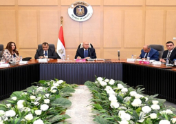 بالصور.. وزير الصناعة: توفير أراضي صناعية لتوطين صناعة الملابس الجاهزة