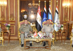 بالفيديو الصور.. رئيس الأركان يلتقي رئيس أركان جيش البر بالجمهورية التونسية