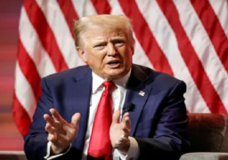 ترامب يتهم هاريس بالتنكر لأصولها.. والبيت الأبيض: تعليق مهين