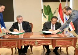 رئيس التنظيم والإدارة ورئيس مجلس الخدمة العامة بالعراق يوقعان برنامج لتعزيز التعاون المشترك