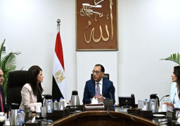 رئيس الوزراء يتابع مع وزيرة التخطيط سير برامج تعزيز مشاركة القطاع الخاص ودعم ريادة الأعمال