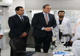 رئيس هيئة الرعاية الصحية يُكرِم فريق عمل مستشفى الرمد بورسعيد لحصولها على الاعتماد الدولى