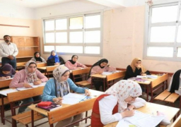 طلاب الثانوية العامة دور ثان يبدأون امتحانى الكيمياء والجغرافيا