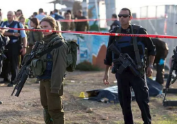 مقتل مستوطنين وإصابة 2 آخرين بعملية طعن قرب تل أبيب .. والشرطة الإسرائيلية تقتل المنفذ