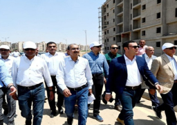وزير الإسكان يتفقد موقف تنفيذ الوحدات السكنية للموظفين المنتقلين للعاصمة الإدارية بمنطقة “زهرة العاصمة” بمدينة بدر