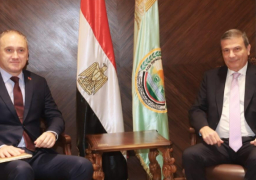وزير الزراعة يبحث مع السفير البيلاروسي التعاون في مجال الميكنة الزراعية والصادرات الزراعية