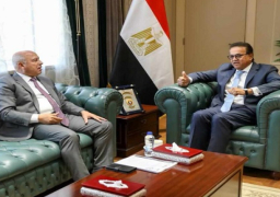 وزيرا الصحة والصناعة يبحثان تعظيم الاستثمارات في مجال توطين صناعة الأدوية والمستلزمات الطبية