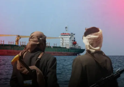 وكالة بريطانية تؤكد استهداف سفينة بصاروخ قرب عدن