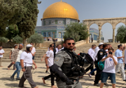 الاحتلال الإسرائيلي يغلق الحواجز العسكرية المحيطة بمدينة القدس