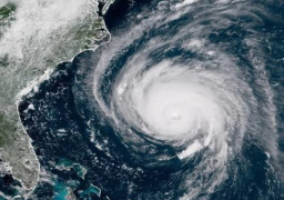 الإعصار “جون” يضرب المكسيك.. وترقب فيضانات وانهيارات طينية كبيرة قد تهدد الحياة