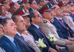 الرئيس السيسي يشهد عرضا جويا بمطار العلمين على هامش معرض مصر للطيران والفضاء