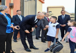 بالصور .. انطلاق الدراسة بالمدارس الدولية .. ووزير التعليم يقوم بجولة تفقدية لمدرسة النيل بالشيخ زايد