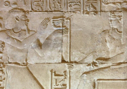 بالصور .. مشروع ترميم معبد إدفو يكشف عن نقوش ملونة لأول مرة بسطح المعبد