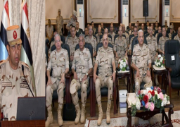 بالصور .. وزير الدفاع يتفقد قاعدة محمد نحيب العسكرية