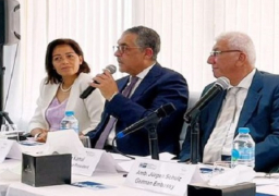 بالصور.. الرئيس التنفيذي للهيئة العامة للاستثمار والمناطق الحرة يلتقي السفير الألماني بالقاهرة لبحث فرص الاستثمار في مصر