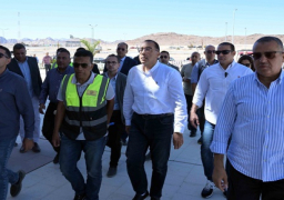 بالصور.. رئيس الوزراء يتفقد أعمال تطوير مطار سانت كاترين الدولي