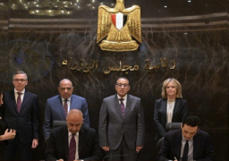 بالصور.. رئيس الوزراء يشهد توقيع اتفاقيات لإنتاج الكهرباء من الطاقات المتجددة (شمسي و رياح) وتخزينها