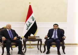 بالصور.. نائب رئيس مجلس الوزراء للتنمية الصناعية يصل بغداد على رأس وفد رسمي لبحث تدعيم التعاون المشترك
