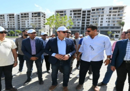 بالصور.. وزير الإسكان يتفقد موقف تسليم الوحدات السكنية لحاجزيها بـ”العلمين الجديدة”