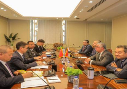 رئيس اقتصادية قناة السويس يلتقي رئيس شركة دايون جوانزو Dayun Guangzhou لبحث توسعات الشركة