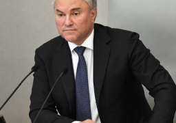 رئيس مجلس الدوما: روسيا سترد بأسلحة أقوى حال توجيه ضربات عميقة ضدها