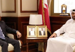 سفير مصر في الدوحة يبحث تعزيز التعاون الثنائي مع وزير البلدية القطري