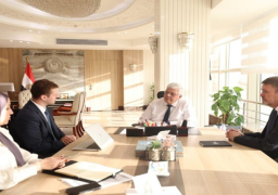 وزير التعليم العالي يستقبل وفدًا من مؤسسة التايمز البريطانية لبحث تصنيفات الجامعات المصرية