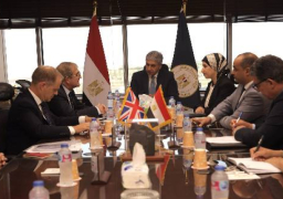 وزير السياحة يبحث مع المبعوث التجاري البريطاني لإفريقيا فرص الاستثمار السياحي والتعاون المشترك